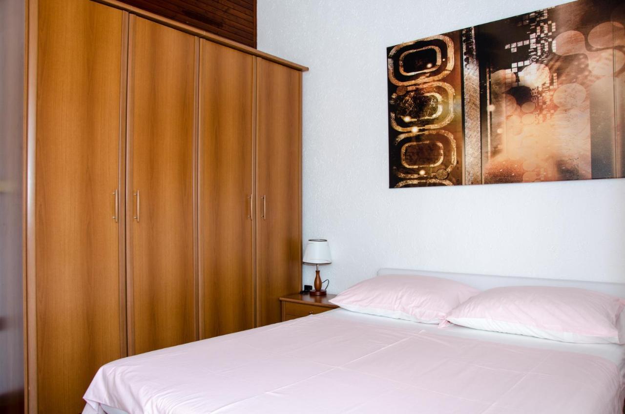 Guesthouse Ruza Сень Екстер'єр фото