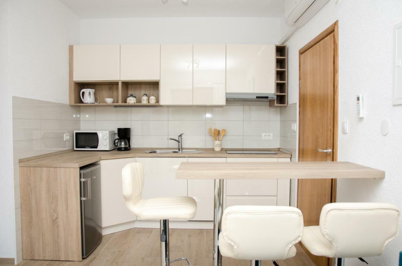 Guesthouse Ruza Сень Екстер'єр фото