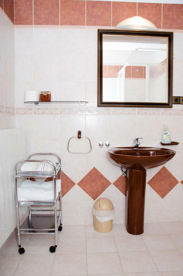 Guesthouse Ruza Сень Екстер'єр фото